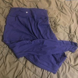 LULULEMON gorgeous purple leggings with side leg detail